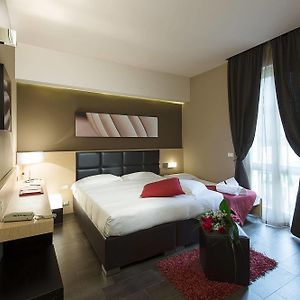 Unahotels Villa Dei Platani Foligno